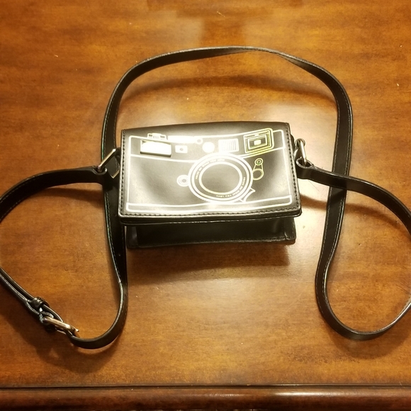 KATE" SPADE" LEMON STREET CAMERA LEATHER CROSSBODY BAG - Picture 2 of 12